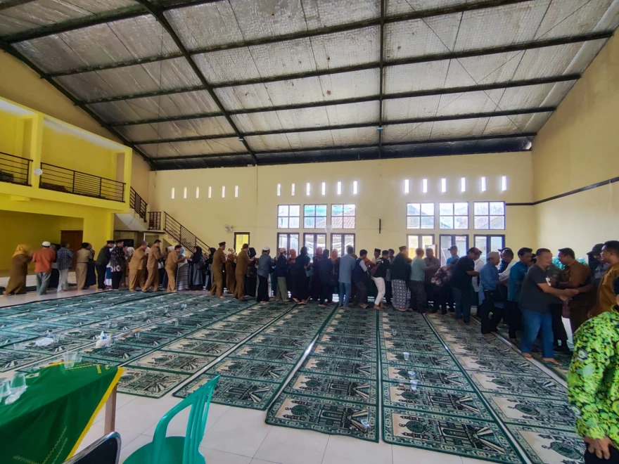 HALAL BIHALAL TINGKAT DESA CIBALONG